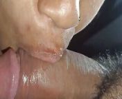 Juicy pussy licking eating mere boyfriend meri chut chat kar majhe diye uff so good filings from vagina ghumer majhe choda