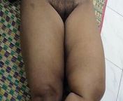 Coimbatore akka showing and rotating body on bed with sexy talk from sexy tamil wife recording her bathing video