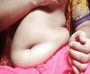 LSISTER SHOWING HER BOYFRIEND BIG BOOBS DEEP NAVEL AND BIG ASS from desi housewife navel show