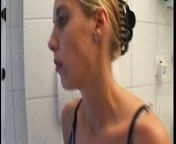 Blonde im Bad gefilmt schoene Rasur der Fotze from im bad