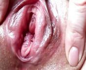 Her gaping creamy cunt is delicious! Eating a aroused puffy pussy. Creampie. Female orgasm. Extreme close-up from puffy pussy close upx