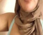Hot Arab Lady Does Boob Show from arab lady showing big boobs in washroom mp4