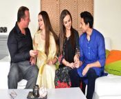 Man enjoys threesome anal sex with hot Desi bhabhi and wife from niksindian razia bhabhi and suraj fat xxxx