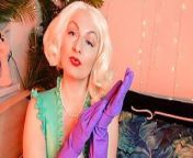 purple ASMR gloves VIDEO free fetish clip - blonde Arya and her amazing household latex gloves from sharradha arya and divya arya videos