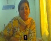 aunty loves cum tributers only from pakistani handjob