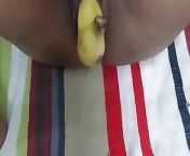 Bhabhi na apna pani nikala banana se hindi sexy video and full fanny full enjoy from banana video hindi mi se