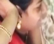 Tamil aunty hot boobs cleavage in train from village aunty deep cleavage train