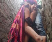 DESI BHABIJI GIVE HER SEXY ASS TO HER DEBORJI IN BATHROOM from bhabiji garapar he aguri xxx