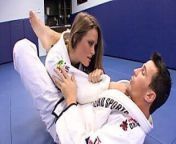 Verliebter Teenager geht mit Judolehrer fremd from sexy eve geht ohne höschen