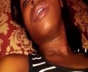 Haitian side chick masturbating for married lover from 파란티녀