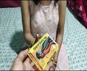 Raste Me Pada Hua Condom Ka Packet Ghar Lejakar StepMom Ko Dikhaya from kirama penkal apasa pada