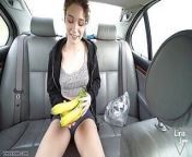 TEEN stuffs WET& TIGHT pussy with BANANE!!!! -LinaLynn from banana orgasm