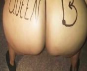 Queen B. Listening to 4 string King at the photo shoot from सेक्सी नई फोटो रानी चटर्जी नंगी बुरा दिखा न