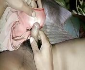 Brother-in-law spills water on wife's sister's panty. from जीजा और साली की चुदाई विडियो हिन्दी में चुद से आय खुनxxx