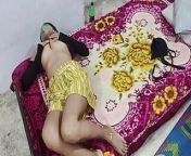 Young girl showing his boobs and paly with his boobs see and enjoy from indian girl paly body
