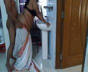Indian college mam in saree getting ready to go to office, hot student sees madam's sexy body and fucks hard - Huge cum from hindi sexy madam pussy and boos