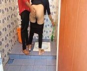 Bathroom Ki Safayi Kar Rhi Bhabhi Ko Pakad Ke Choot Chodi from bhabi ko jabarjasti pakad kar choda