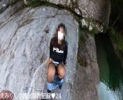 Emiri&apos;s pussy is exposed outdoors in the daytime. Exposure & POV mov from fliz mov