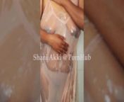 Sri lankan bath with night dress on big boobs and ass wow tits | නයිටිය ඇදගෙන කුක්කු නාවන ශානි අක්කි from indianlady sexy bath in bathroom