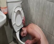 HUMAN TOILET slut PISSES on her own face while head in toilet | lick pee up from bigbooty aunty piss toilet hidden cam