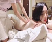 Taiwanese girls push oil massage and fuck with the masseur from 香港西貢區約學生妹品茶包夜服務【微信：gmn582】按摩约炮做爱打炮 pmv