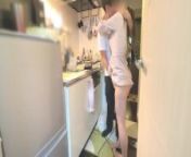 Cute girlfriend cooking in the kitchen is attacked by boyfriend♡The creampie SEX with standing doggy from sexsmovie
