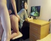 Schoolgirl with ponytails fucks and plays a video game from 街机捕鱼游戏电玩城ww3008 cc街机捕鱼游戏电玩城 zst