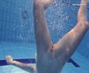 Hot Elena shows what she can do under water from umdi